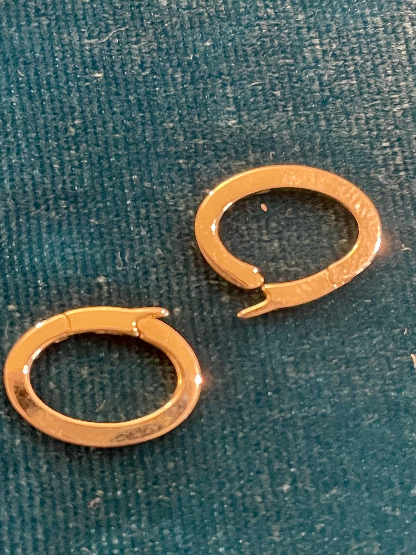 14k Gold Contemporary Oval Connector