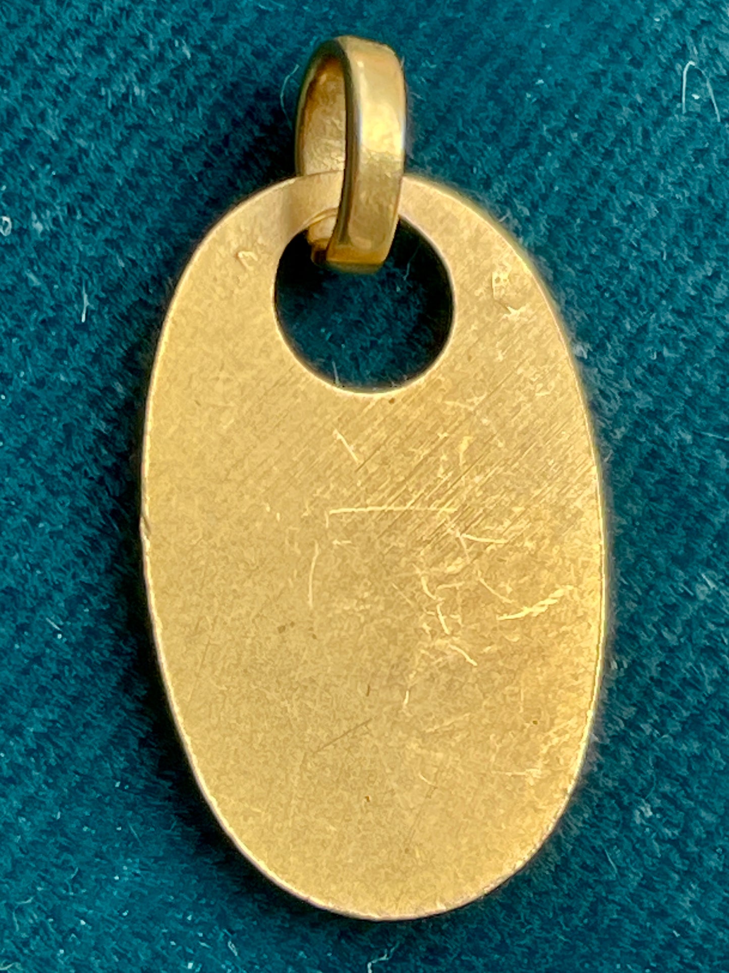 Augis Oval 18k Gold Love Token (S)