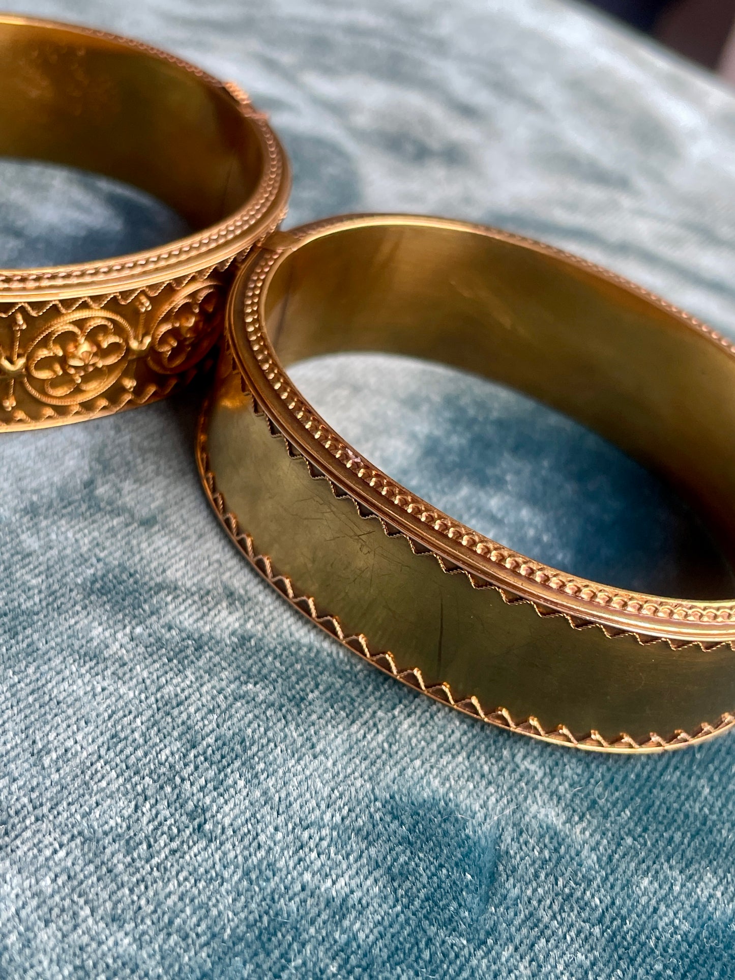 Antique Victorian Floral Design Rare 14k Gold Wedding Bangle Set
