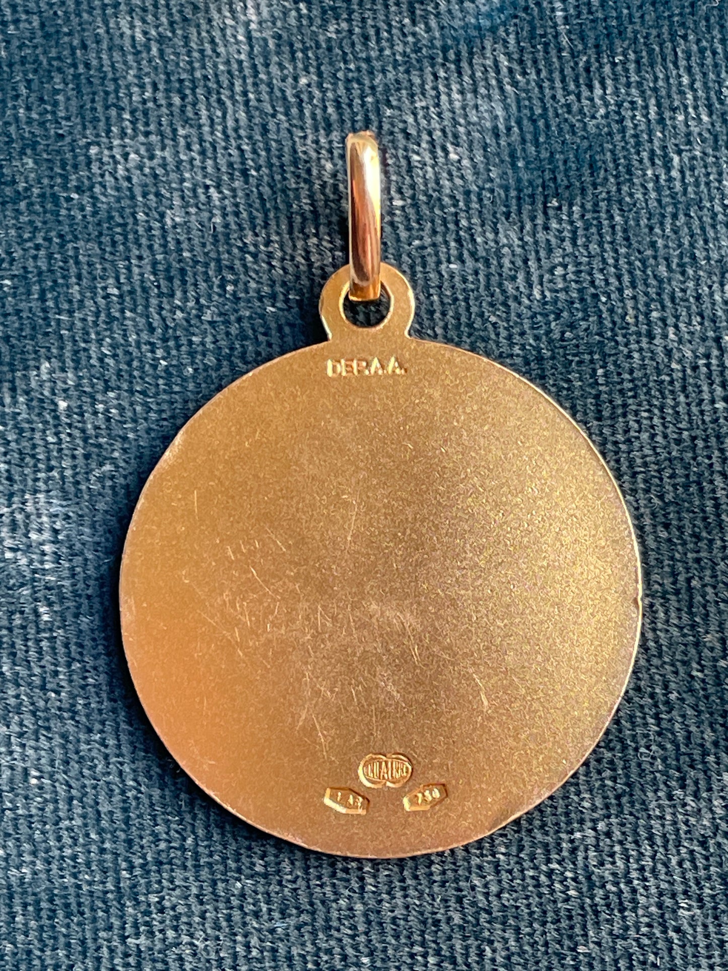 Augis Italian XL 18k Gold Love Token