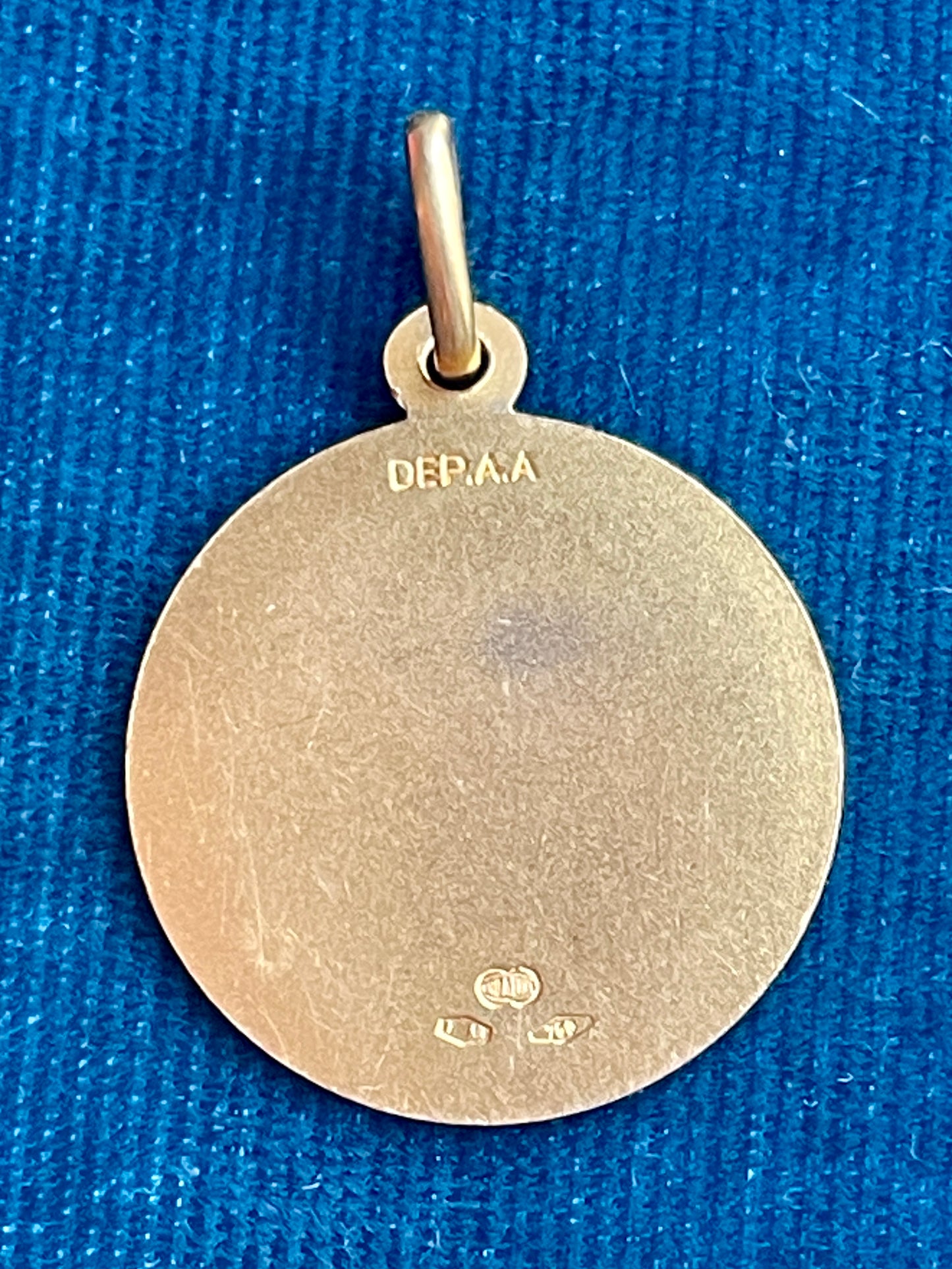 Augis 18k Gold Love Token (S)