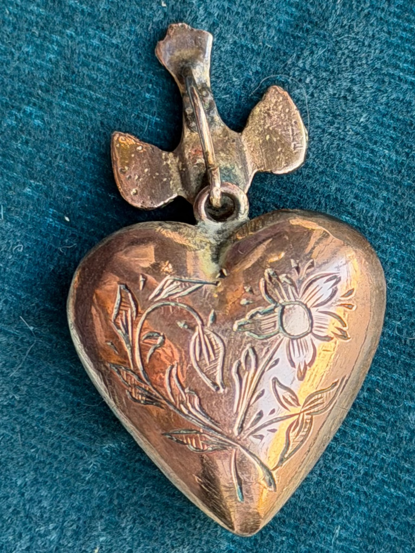 Antique Victorian "Saint Esprit" Rose-Cut Diamond Heart 18k Gold Pendant