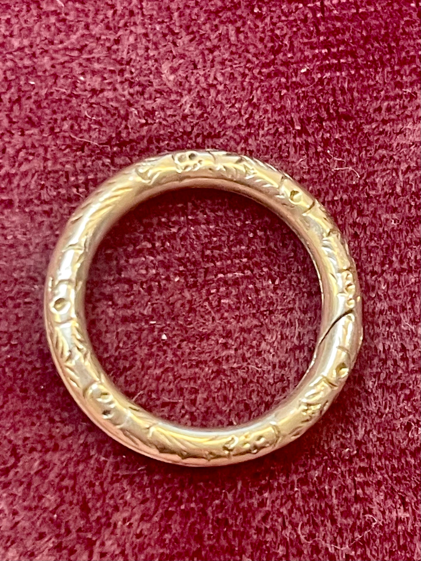 Antique English 15k Gold Chased Floral Split Ring (small)