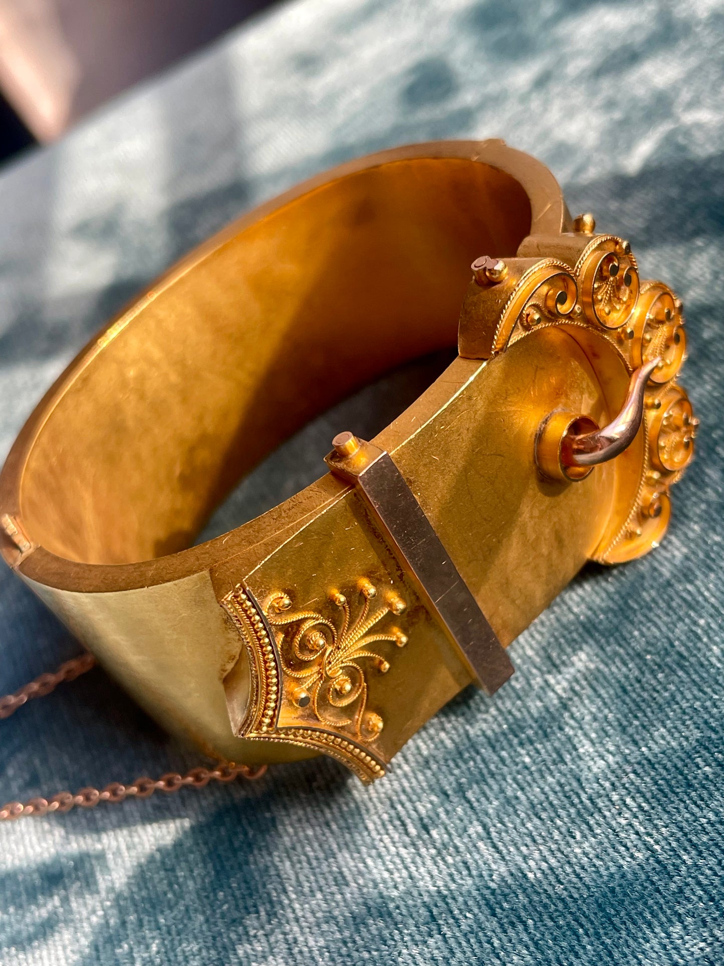 Antique Victorian Buckle Design 15k Gold Wedding Bangle Set