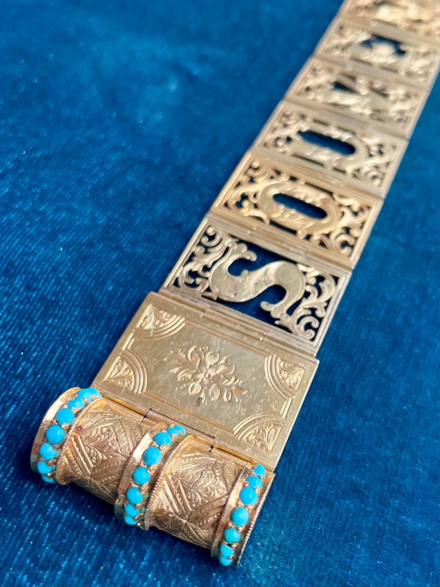 Antique Victorian "Souvenir" Foldable Book 18K Gold Bracelet