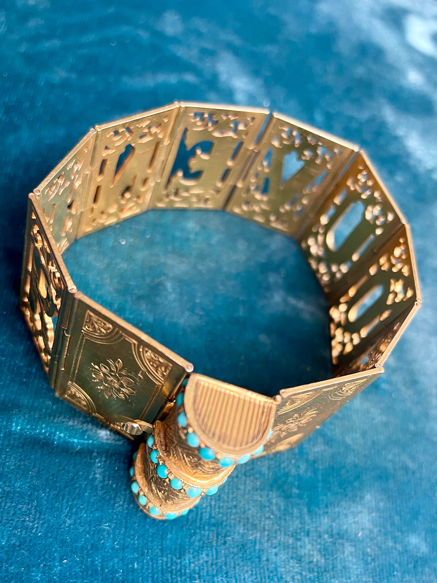 Antique Victorian "Souvenir" Foldable Book 18K Gold Bracelet