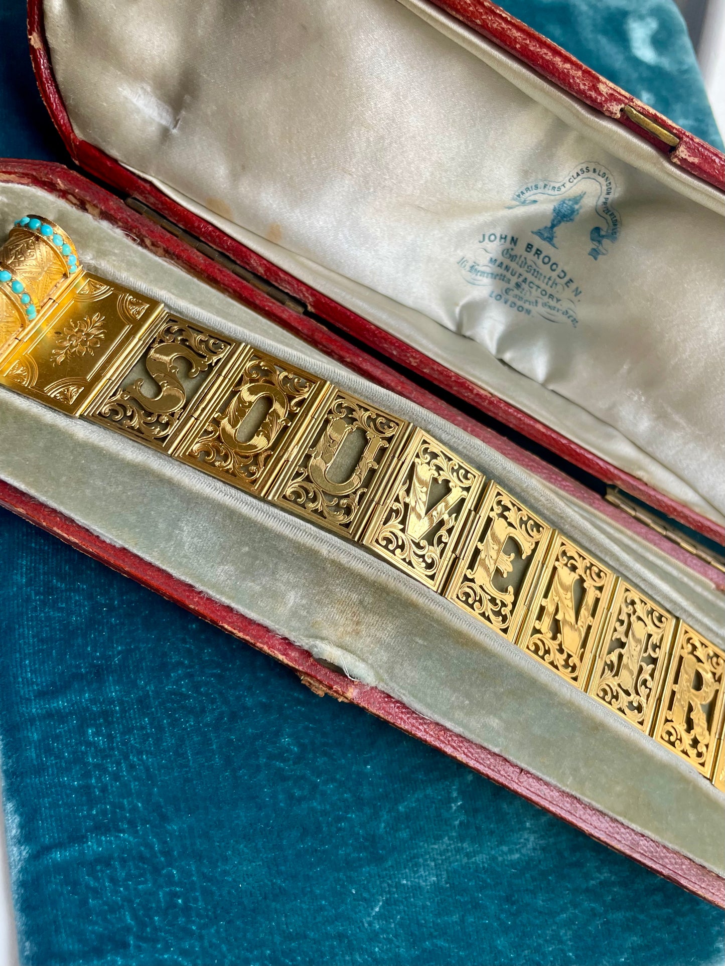 Antique Victorian "Souvenir" Foldable Book 18K Gold Bracelet