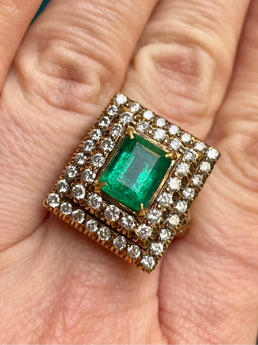 Indian Emerald and Diamond 22k Gold Ring