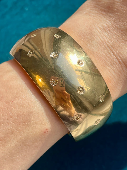 Mid-Century European Floral Motif 18k Gold Chunky Bangle Cuff
