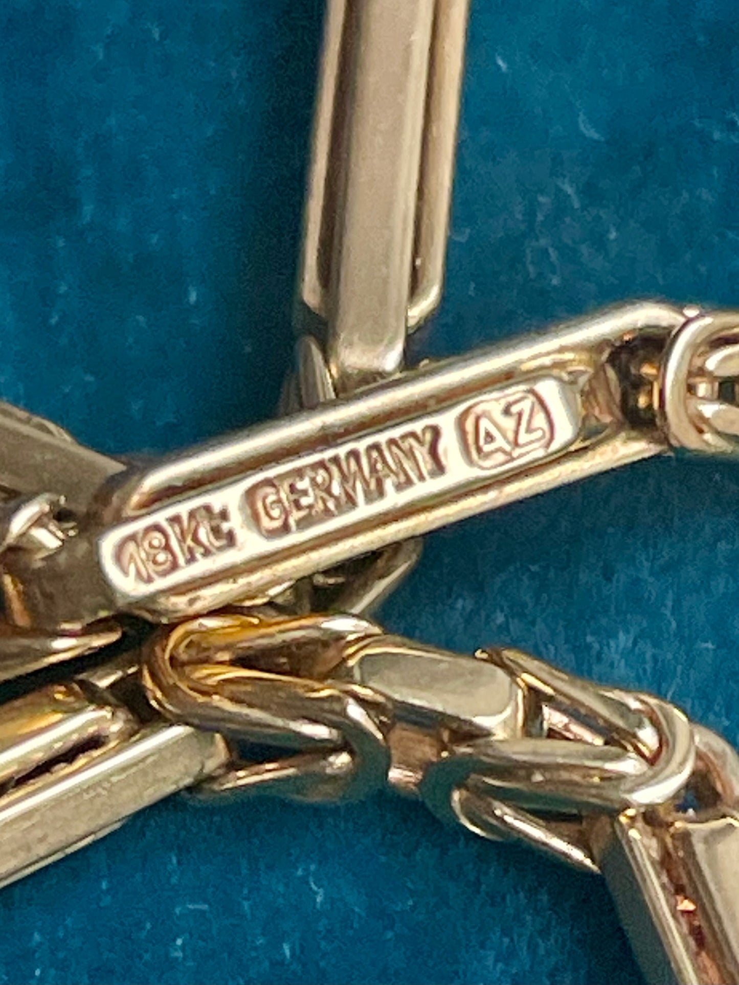 Mid-Century Structured Bar and Byzantine Link 18k Gold 38" Chain
