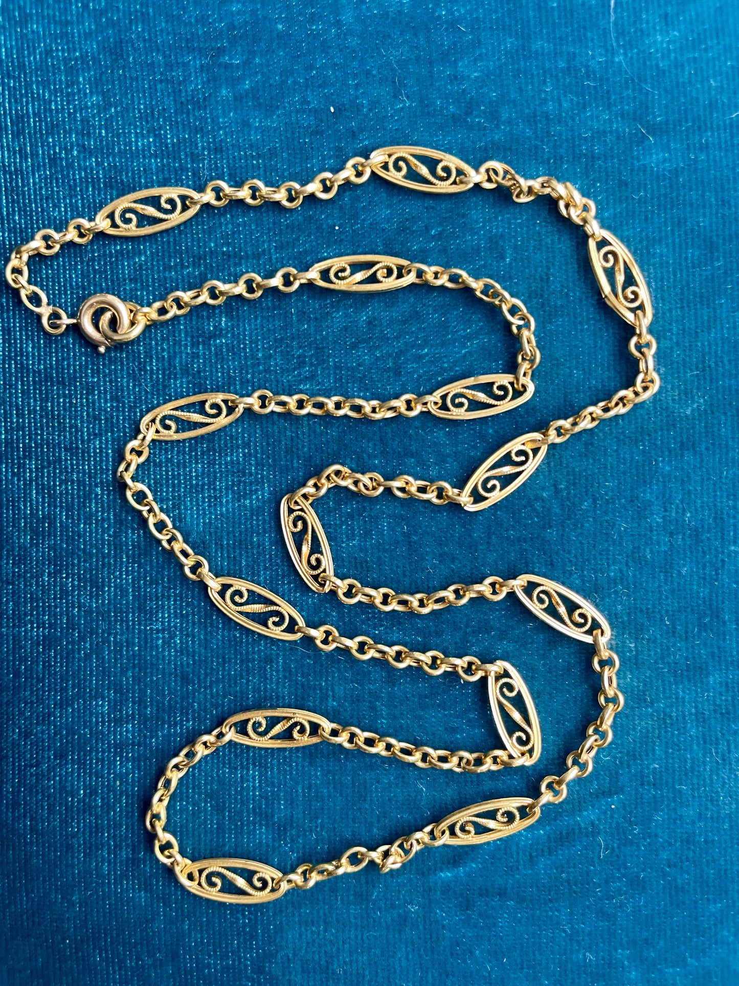 French Belle Époque Filigree 18K Gold 19" Chain