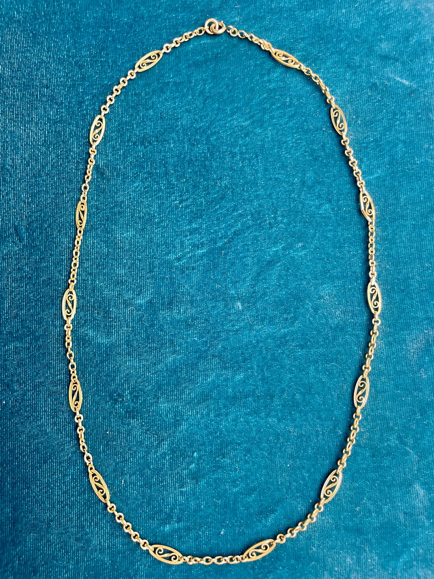 French Belle Époque Filigree 18K Gold 19" Chain