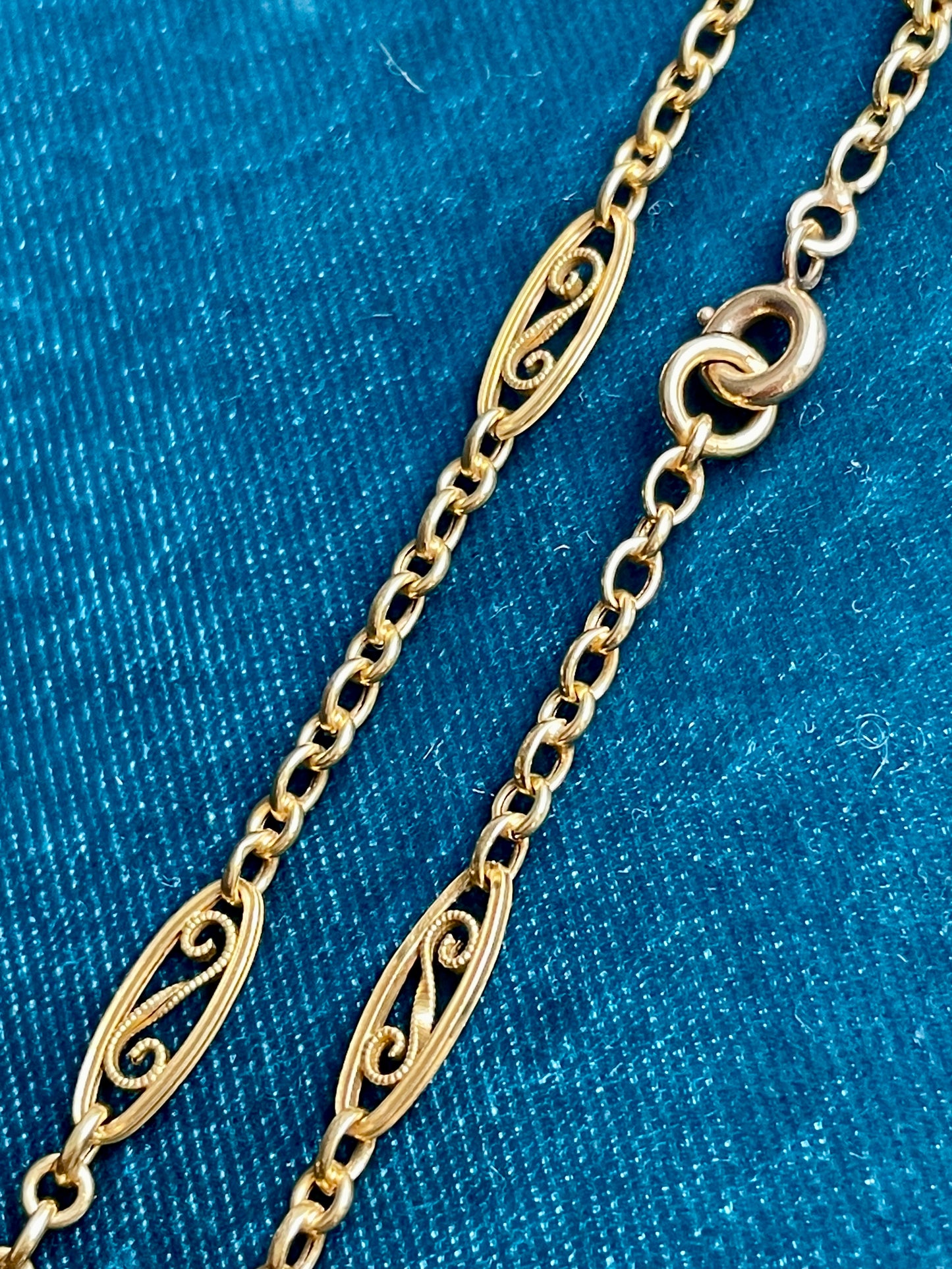 French Belle Époque Filigree 18K Gold 19" Chain