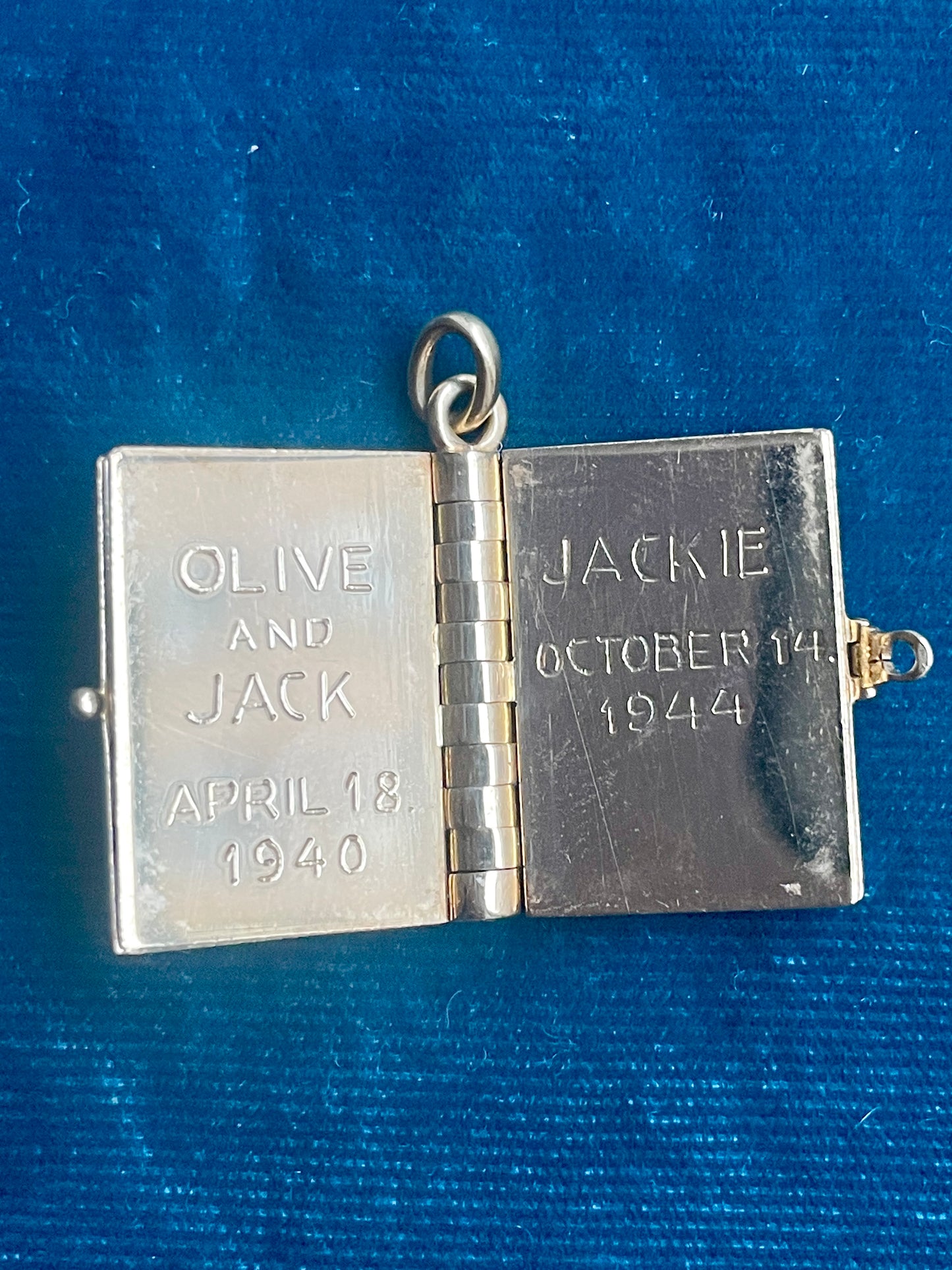 Mid-Century Enamel "Toi Et Moi" Book with Engraved Pages 18k Gold Charm
