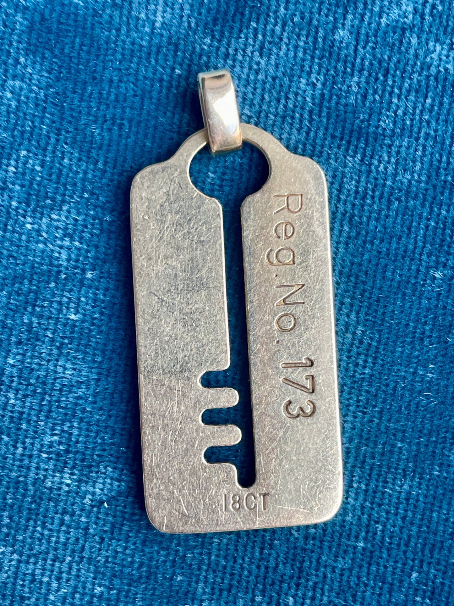 Pierre Cardin Key Motif 18k Gold Pendant