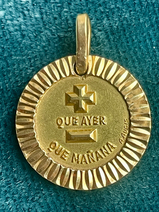 Augis Spanish 18k Gold Love Token (XS)