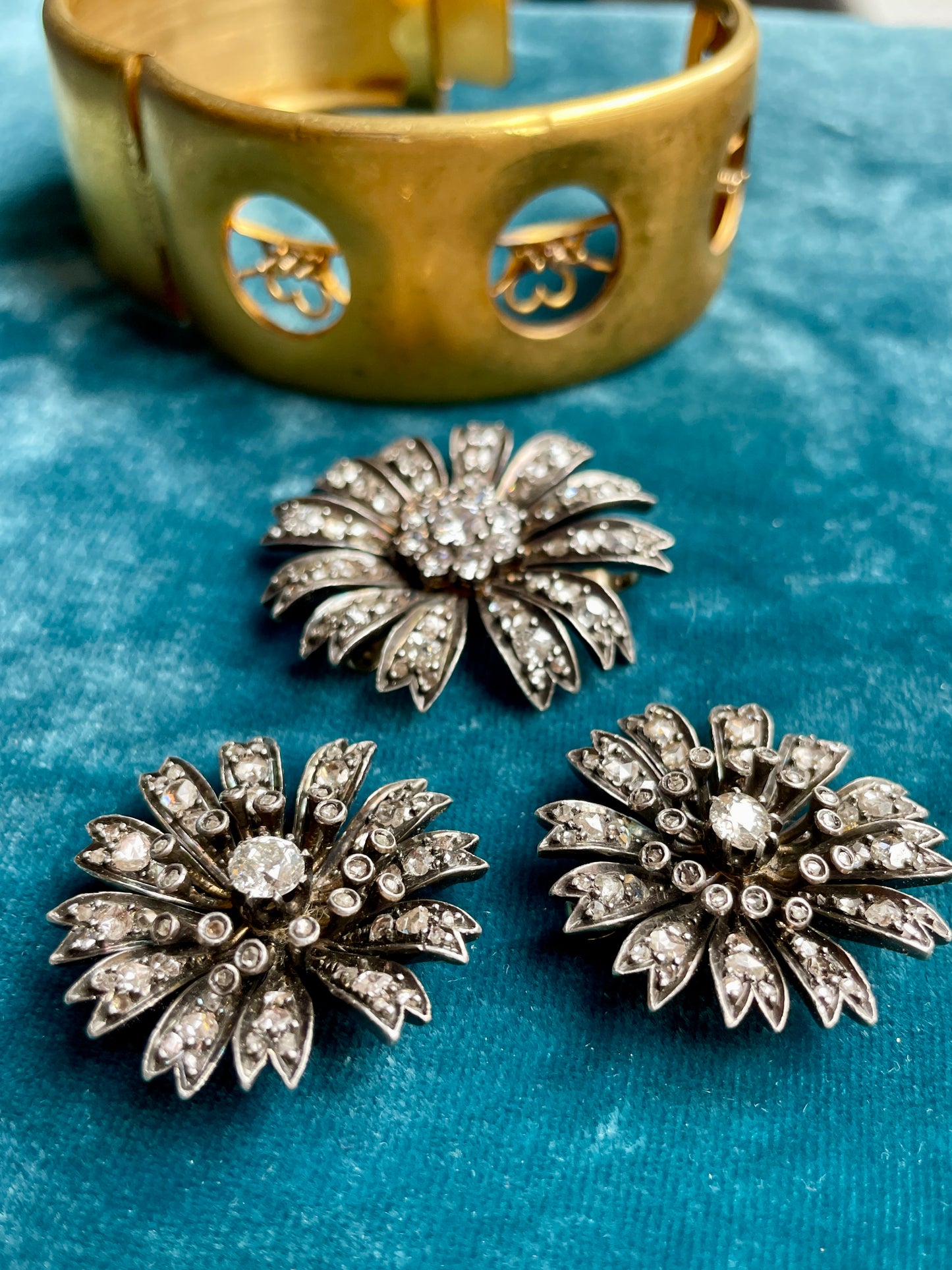 Antique Victorian French 18k Gold Detachable Diamond Floral Pendants Set in Bangle
