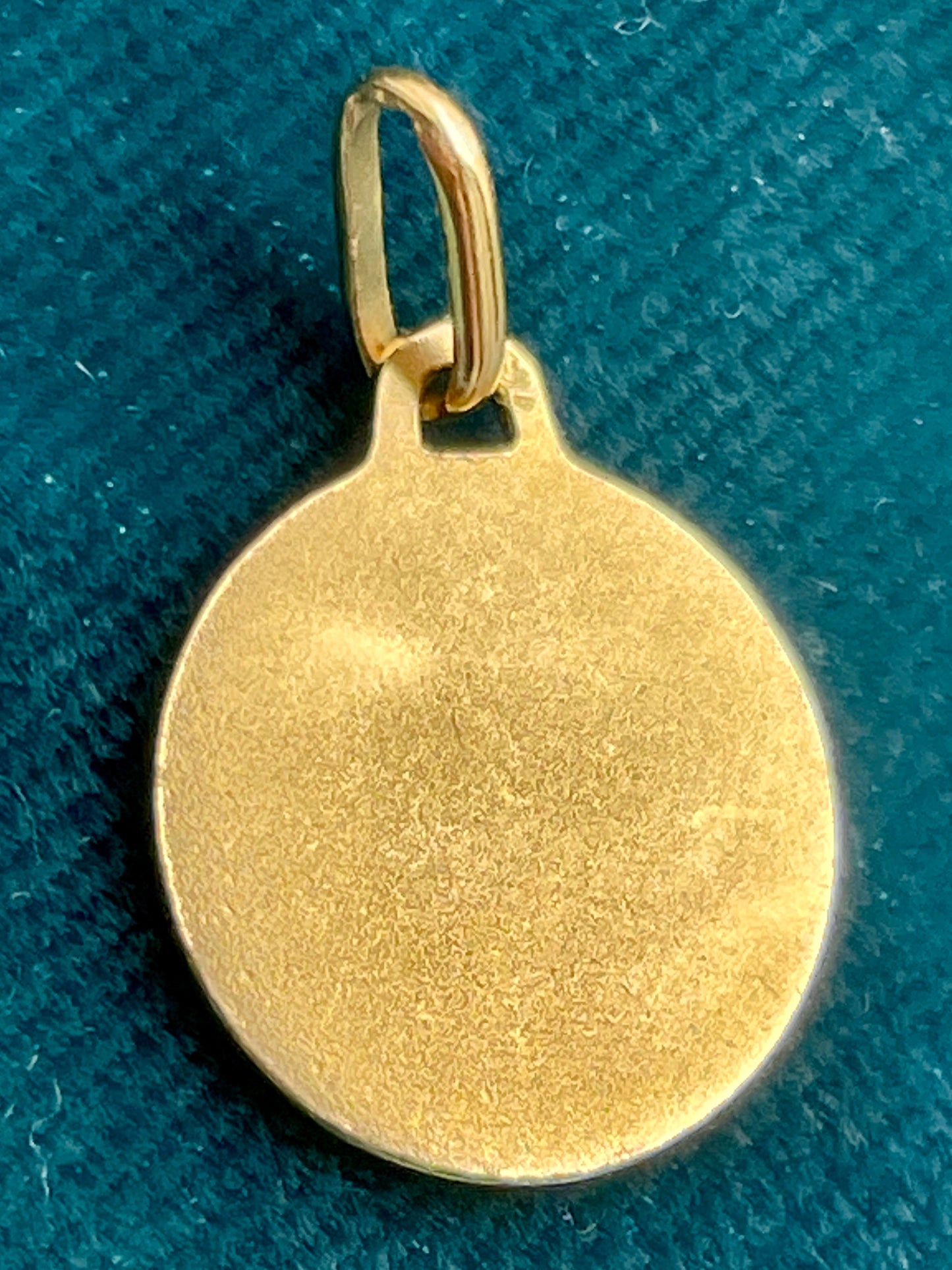 Augis Classic 18k Gold Love Token (XXS)
