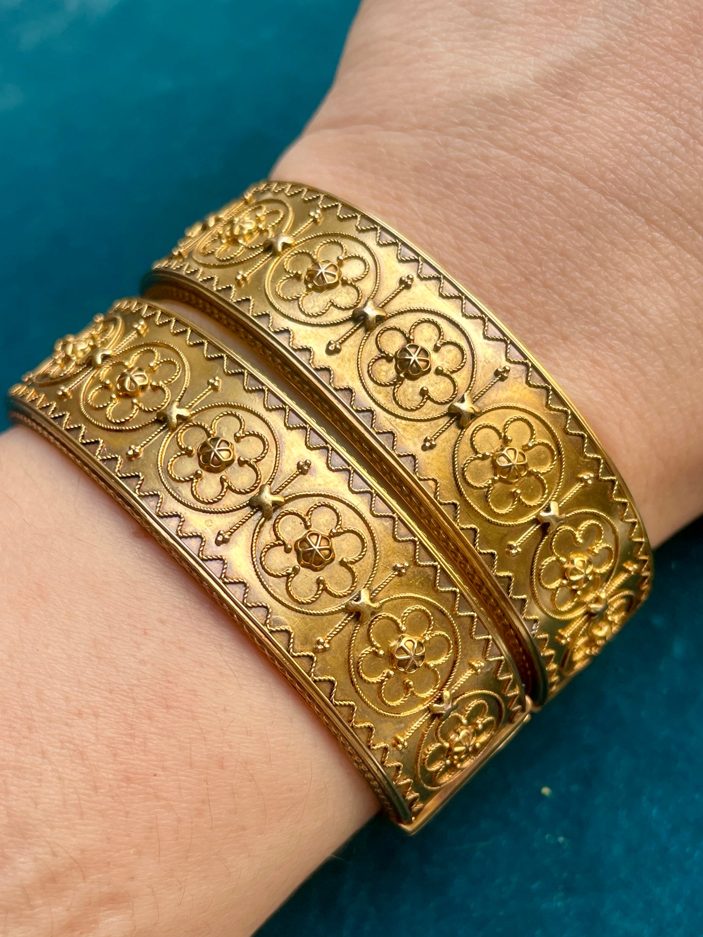 Antique Victorian Floral Design Rare 14k Gold Wedding Bangle Set