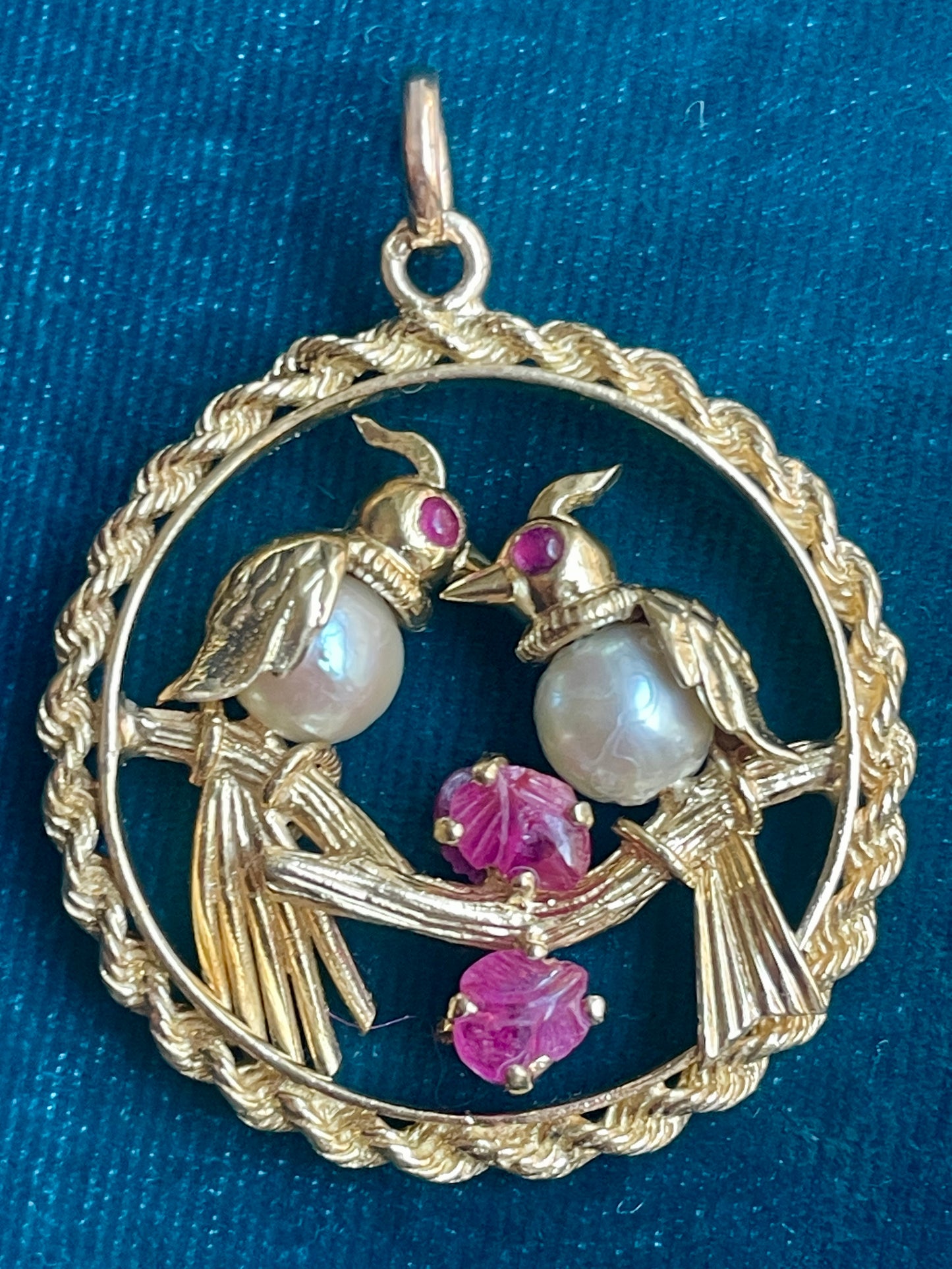 Mid-Century French Ruby and Pearl Lovebirds 18k Gold Pendant