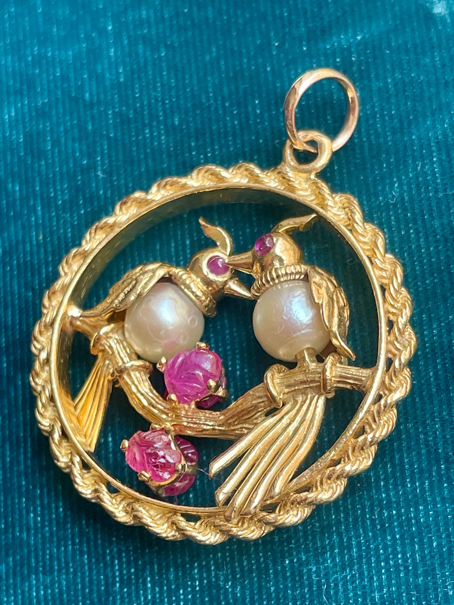 Mid-Century French Ruby and Pearl Lovebirds 18k Gold Pendant