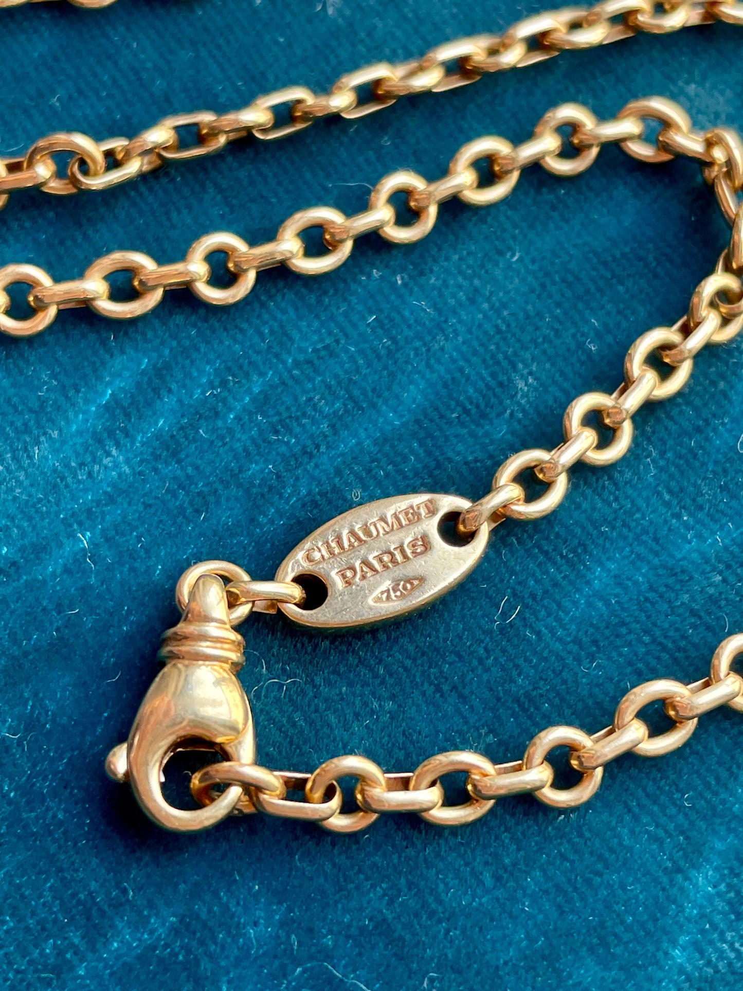 Chaumet Ovronde 18k Gold 18" Chain