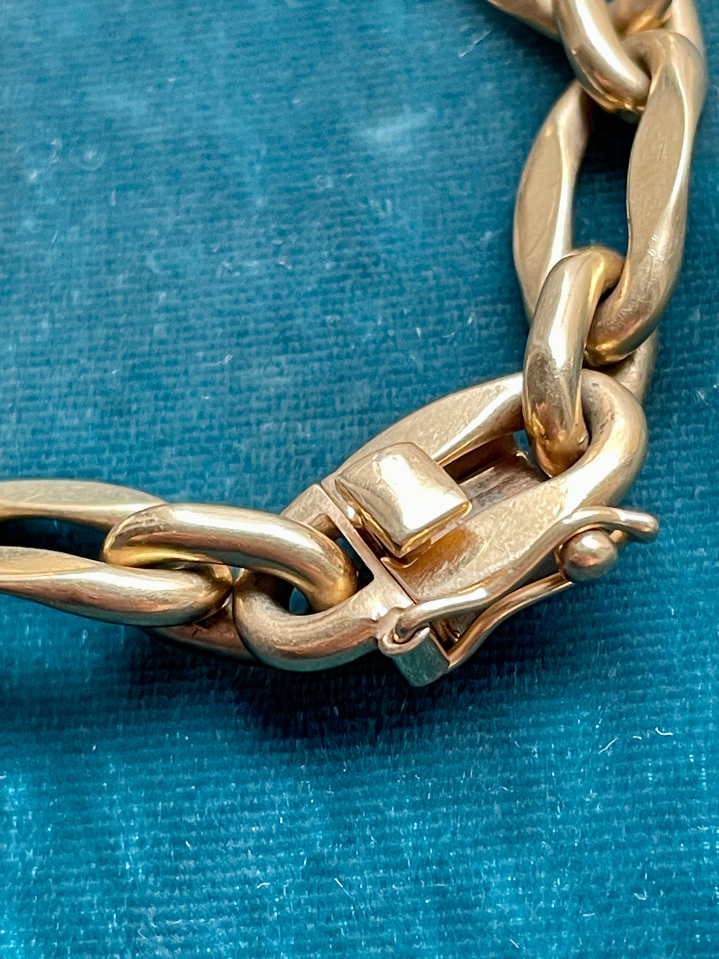 Tiffany & Co. Large Oval Link 14k Gold Bracelet