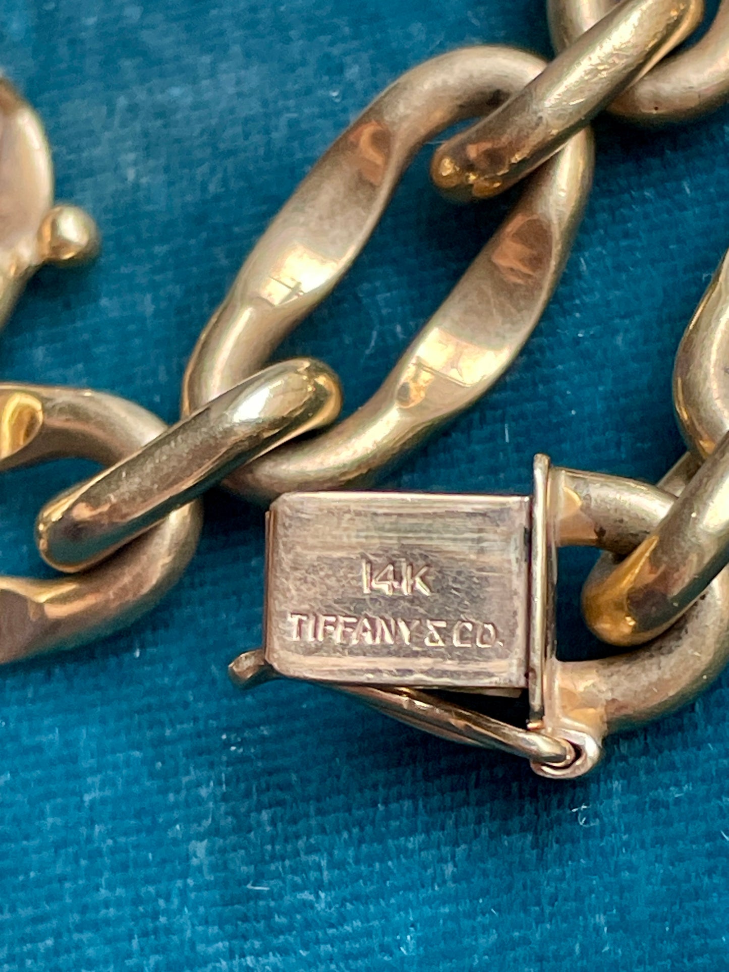 Tiffany & Co. Large Oval Link 14k Gold Bracelet