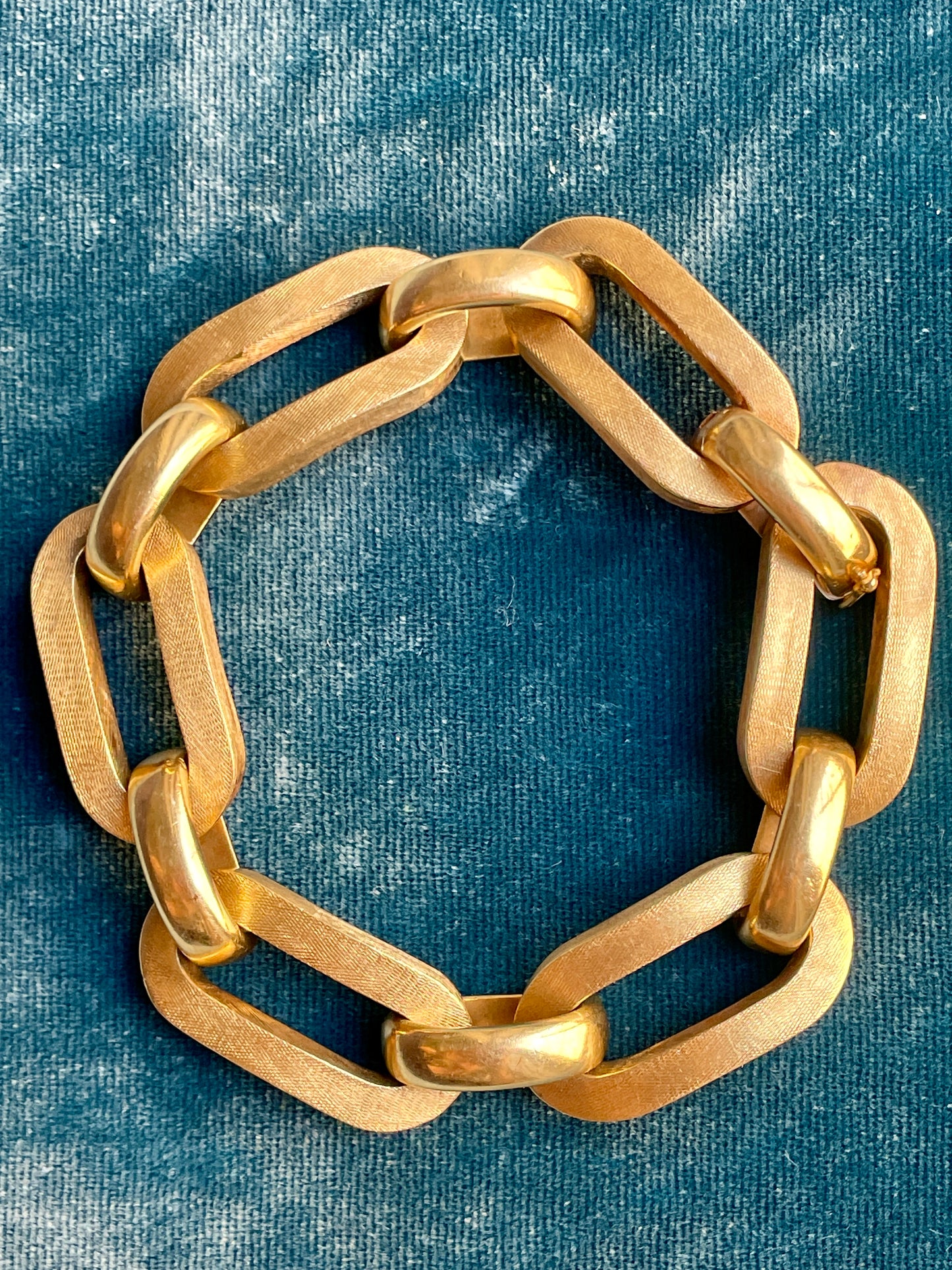Mid-Century Italian Oval Link 18k Gold Bracelet