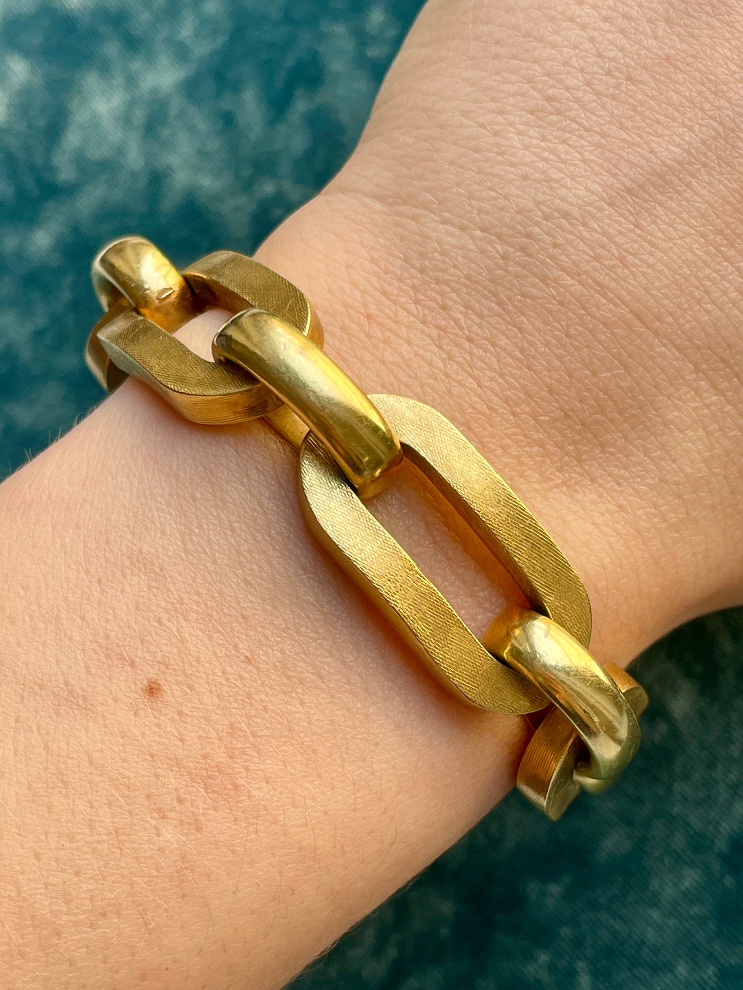 Mid-Century Italian Oval Link 18k Gold Bracelet