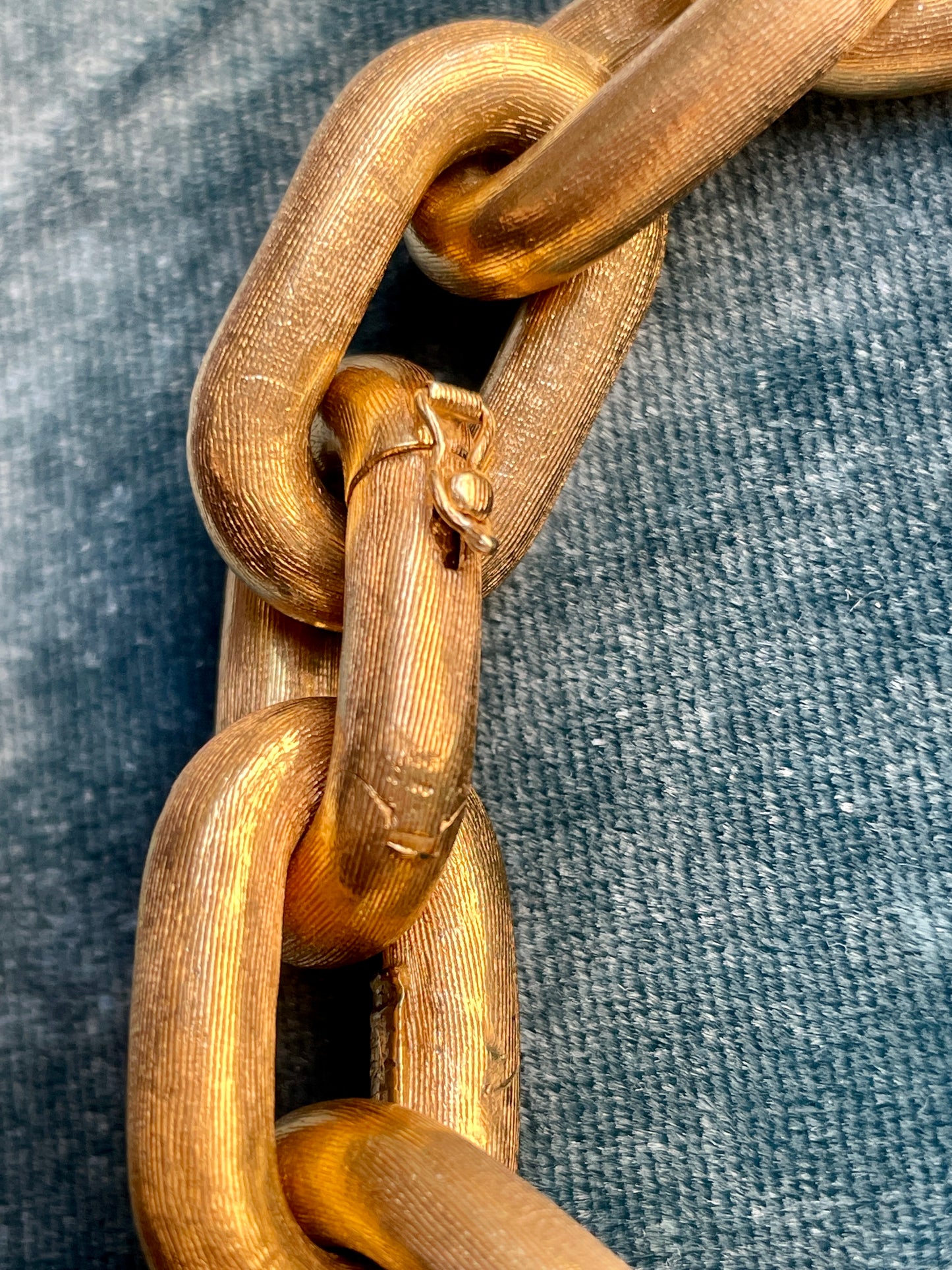 Mid-Century Italian Chunky Oval 18k Gold Bracelet