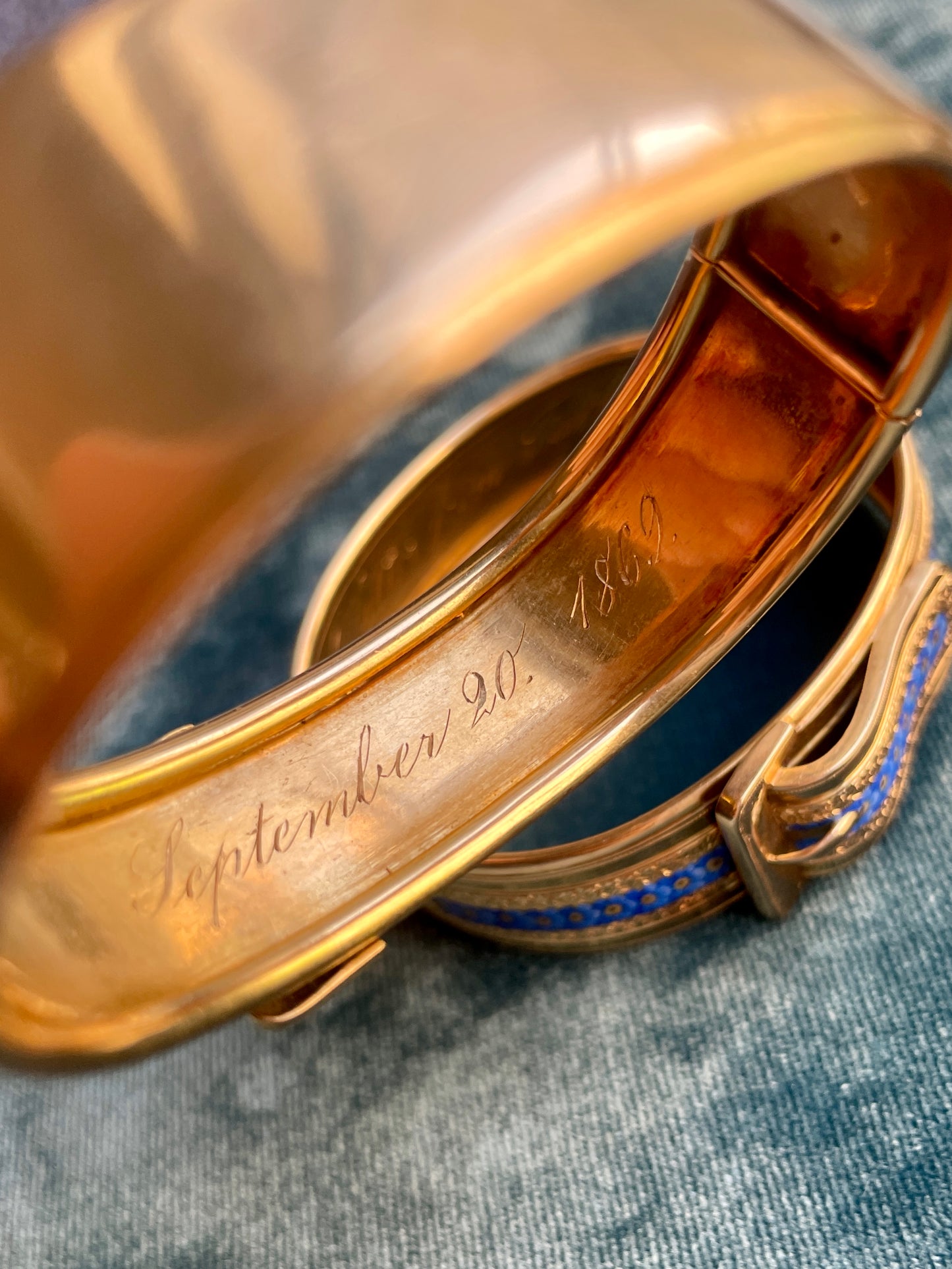 Victorian Buckle Blue Enamel 18k Gold Wedding Bangles