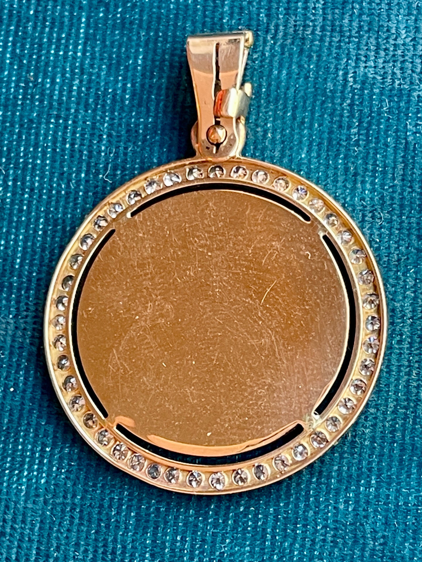 Augis Diamond Halo 18k Gold Love Token (M)