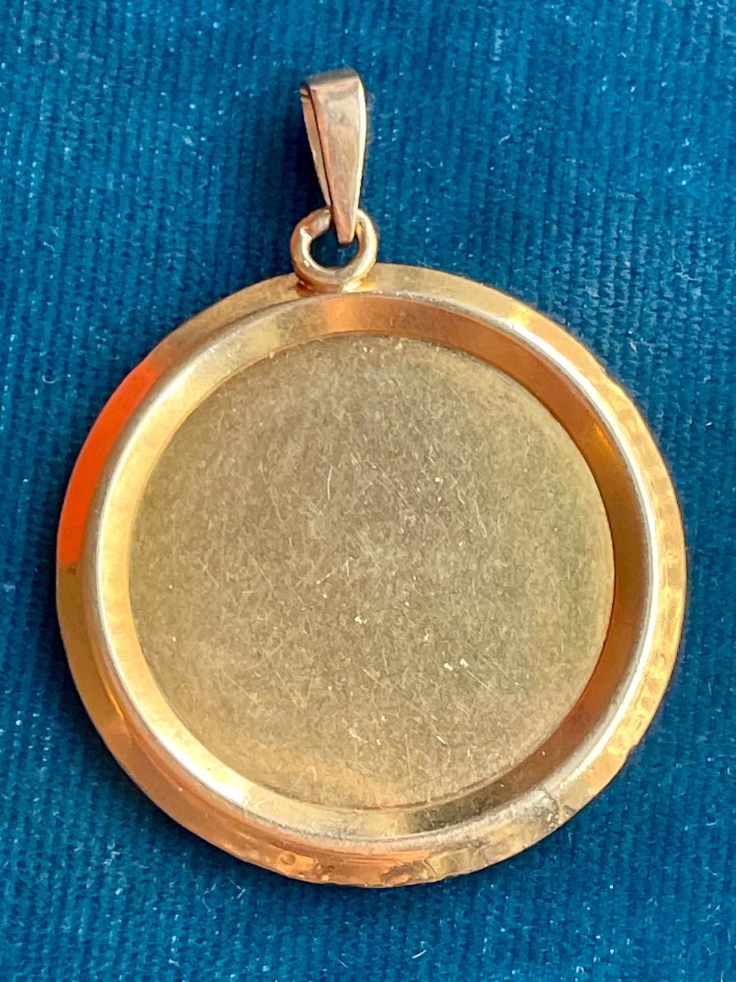 Augis Classic 18k Gold Love Token (XL)