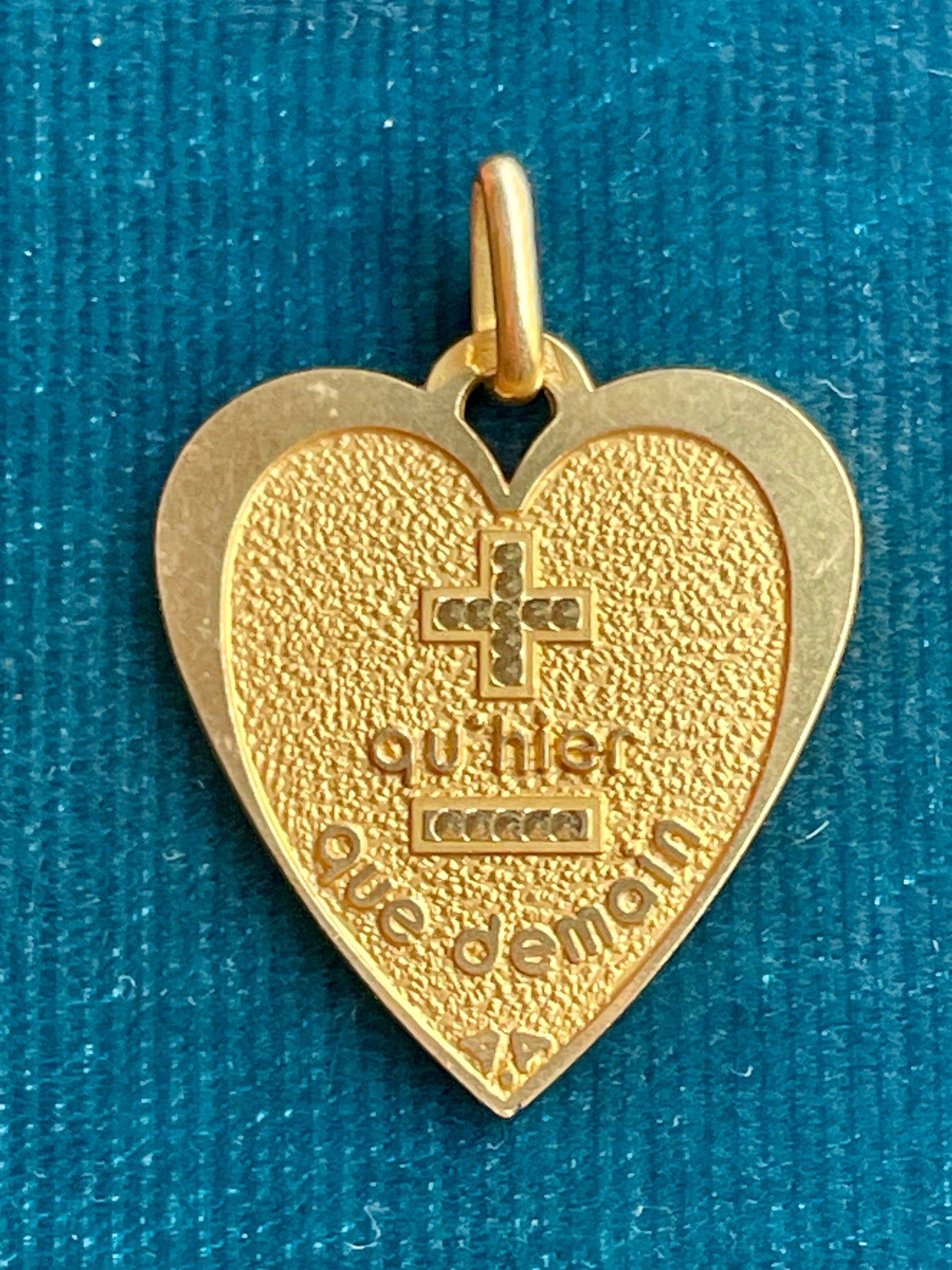 Augis Heart 18k Gold Love Token (M)