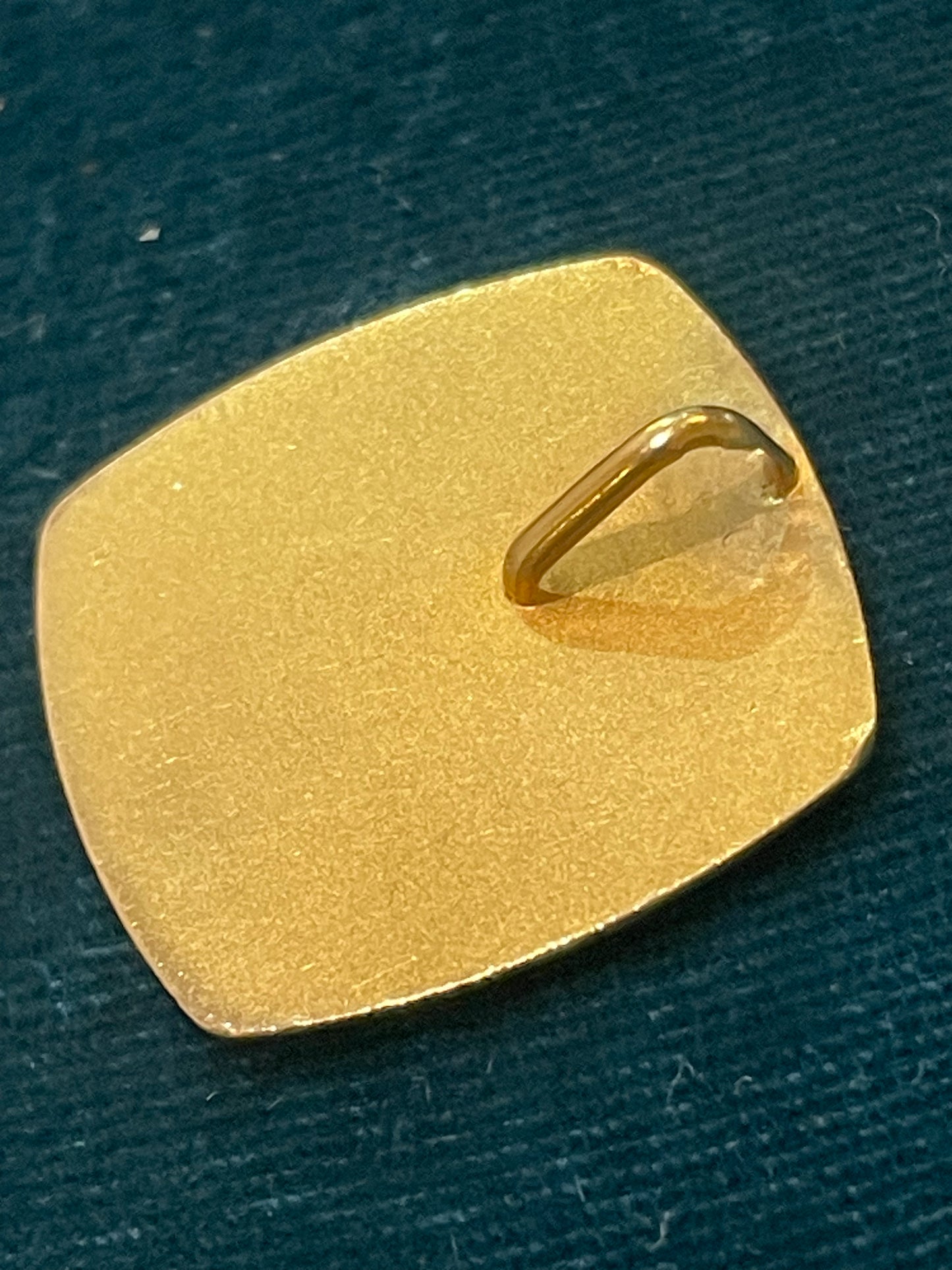 Augis Square 18k Gold Love Token (S)