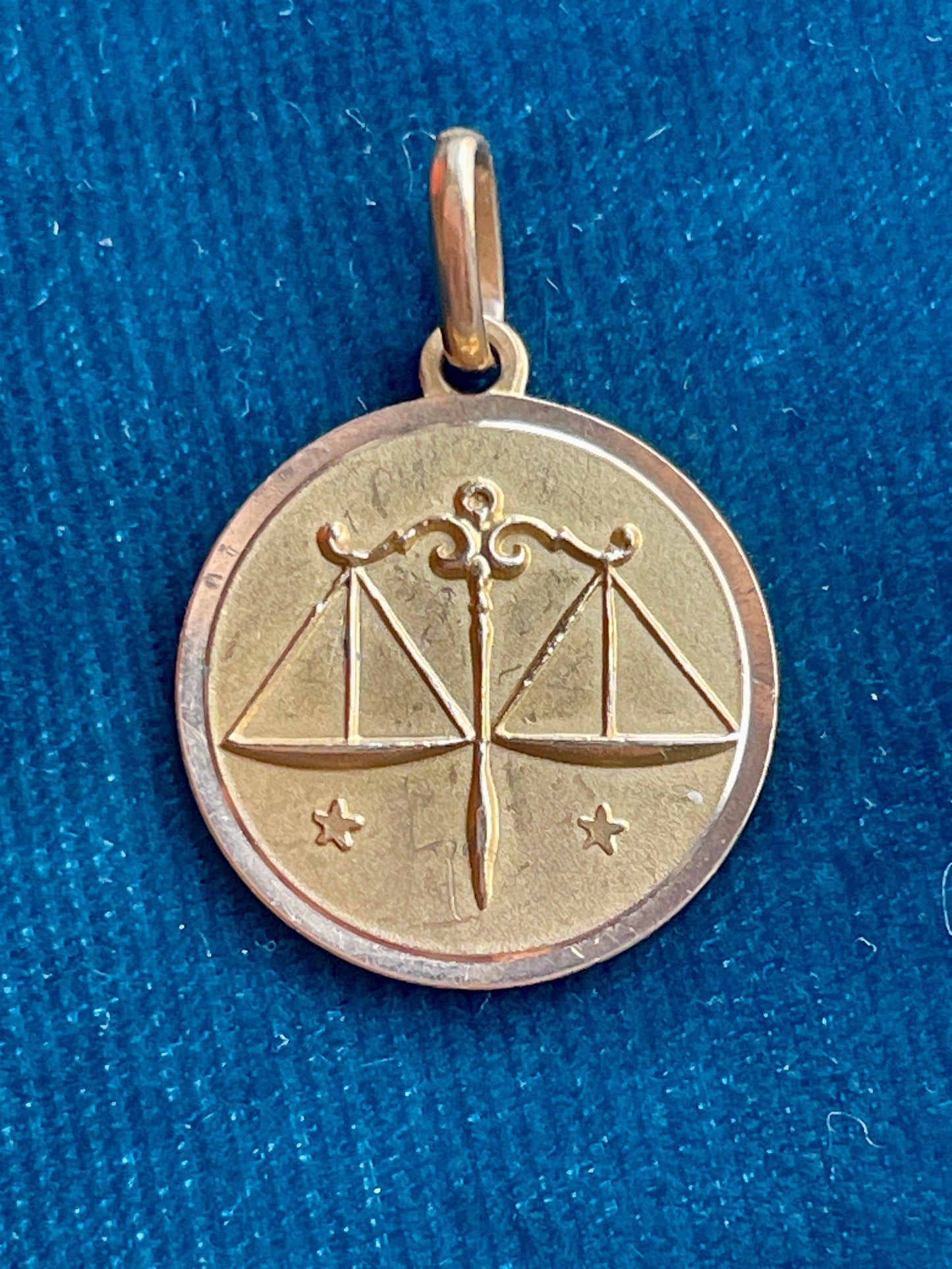 Vintage Balanced Scales 18k Gold Token