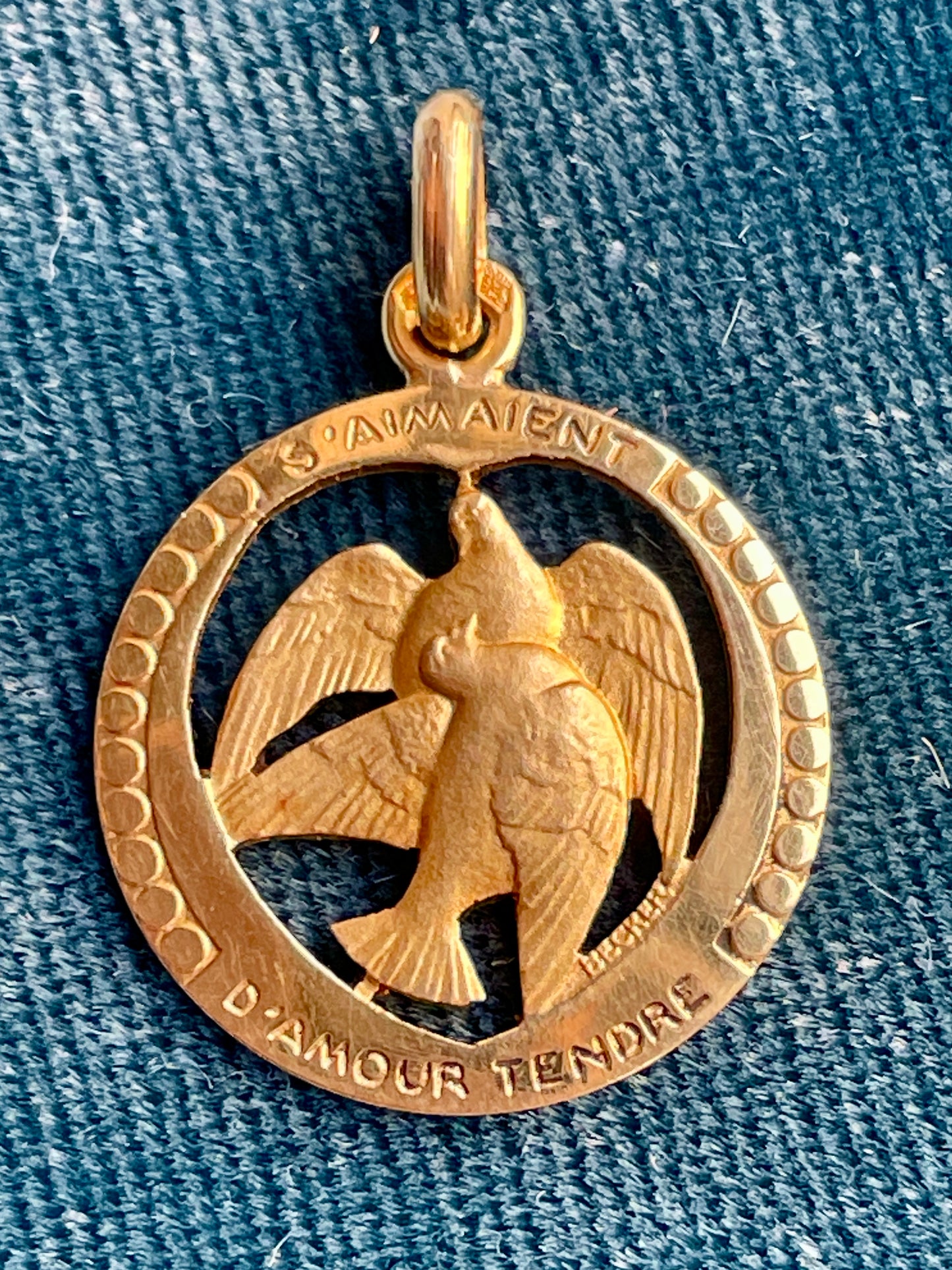 Vintage "D'amour Tendre" Love Birds 18k Gold Love Token