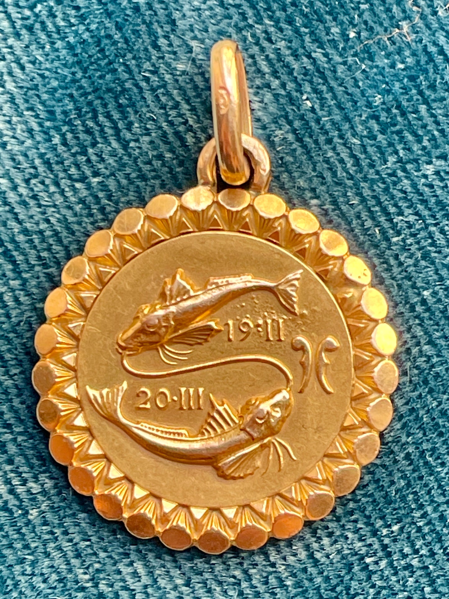 Pisces 18k Gold Token (S)